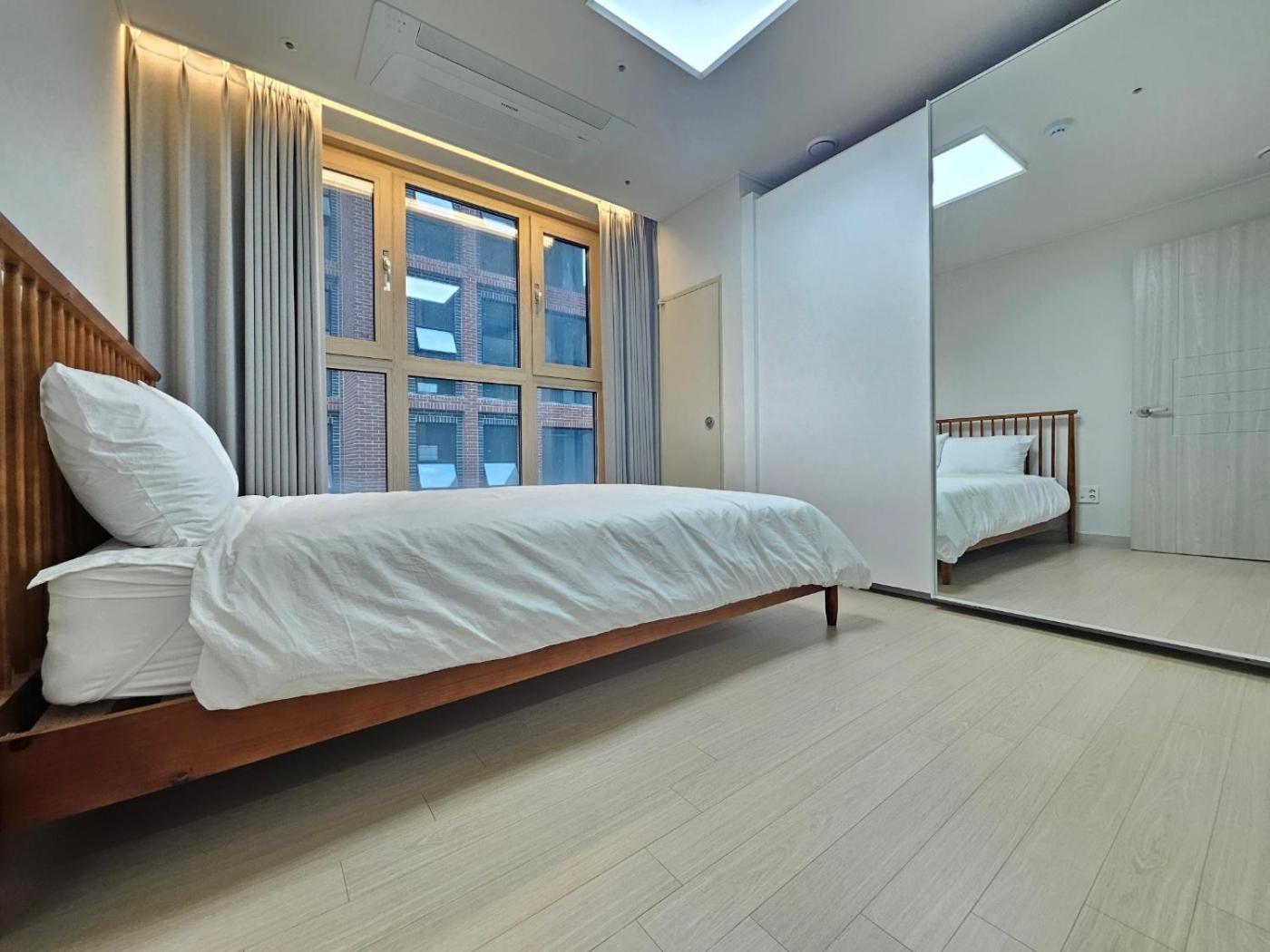 Seonneung Station Beautiful 2room