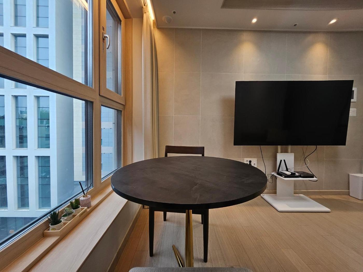 Seonneung Station Beautiful 2room