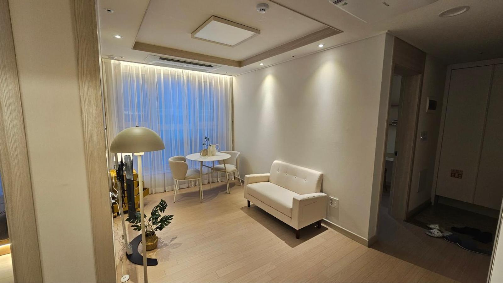 Seonneung Station Beautiful 2room Apartment