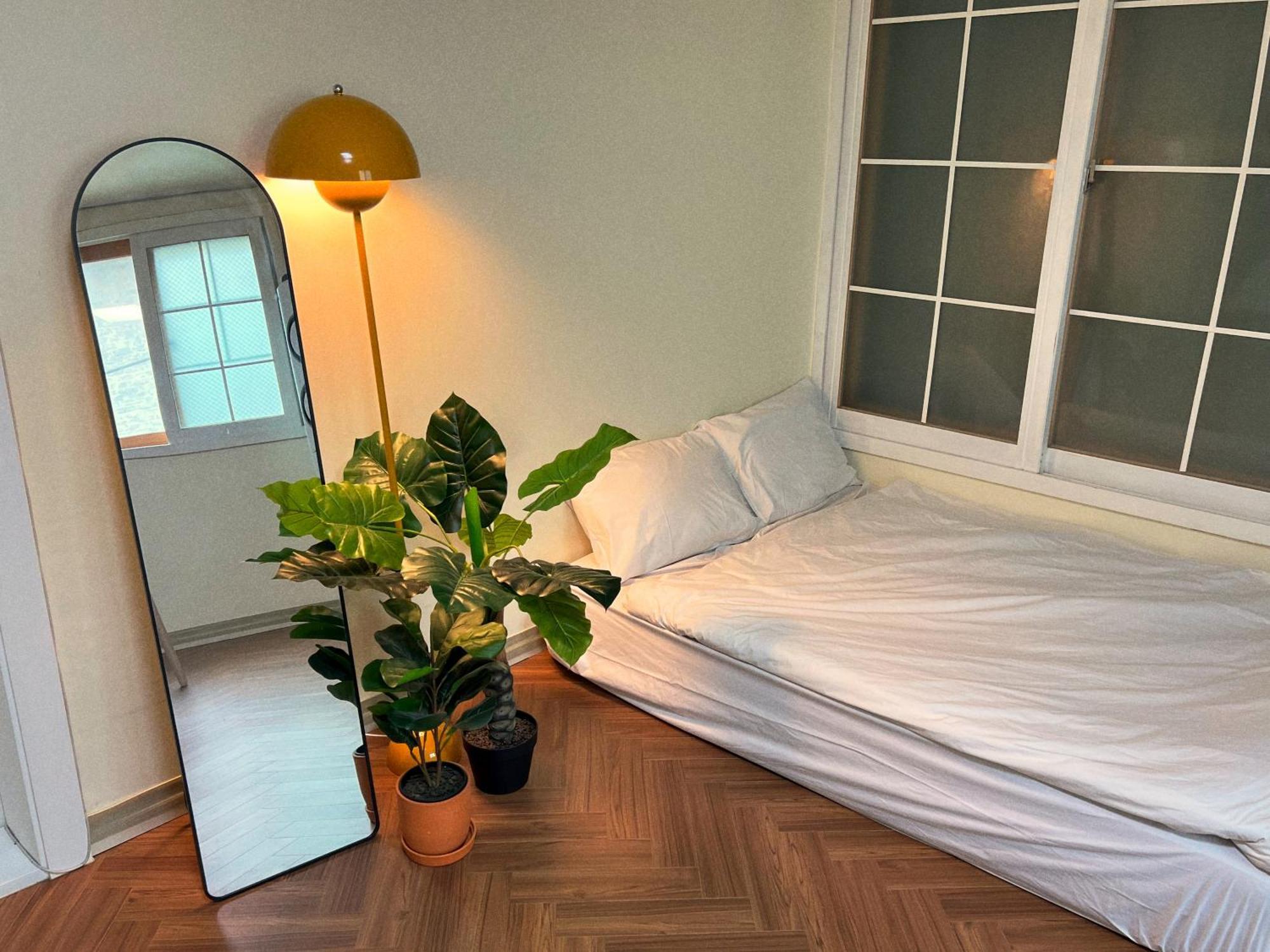 Jnineguesthouse