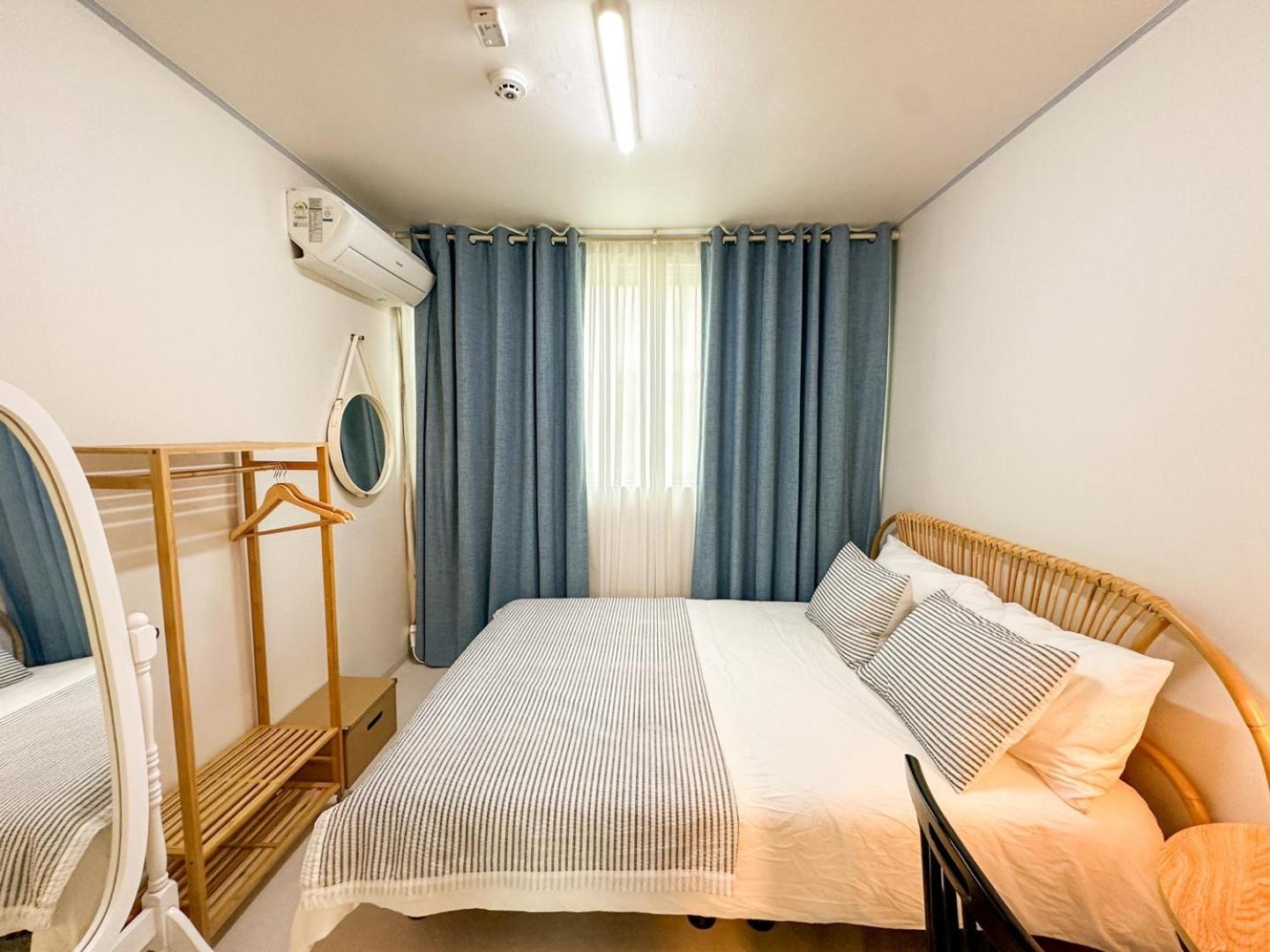 Rock 樂 2 3 Beds 3 Min From Ewha Univ Stn Apartment Seoul