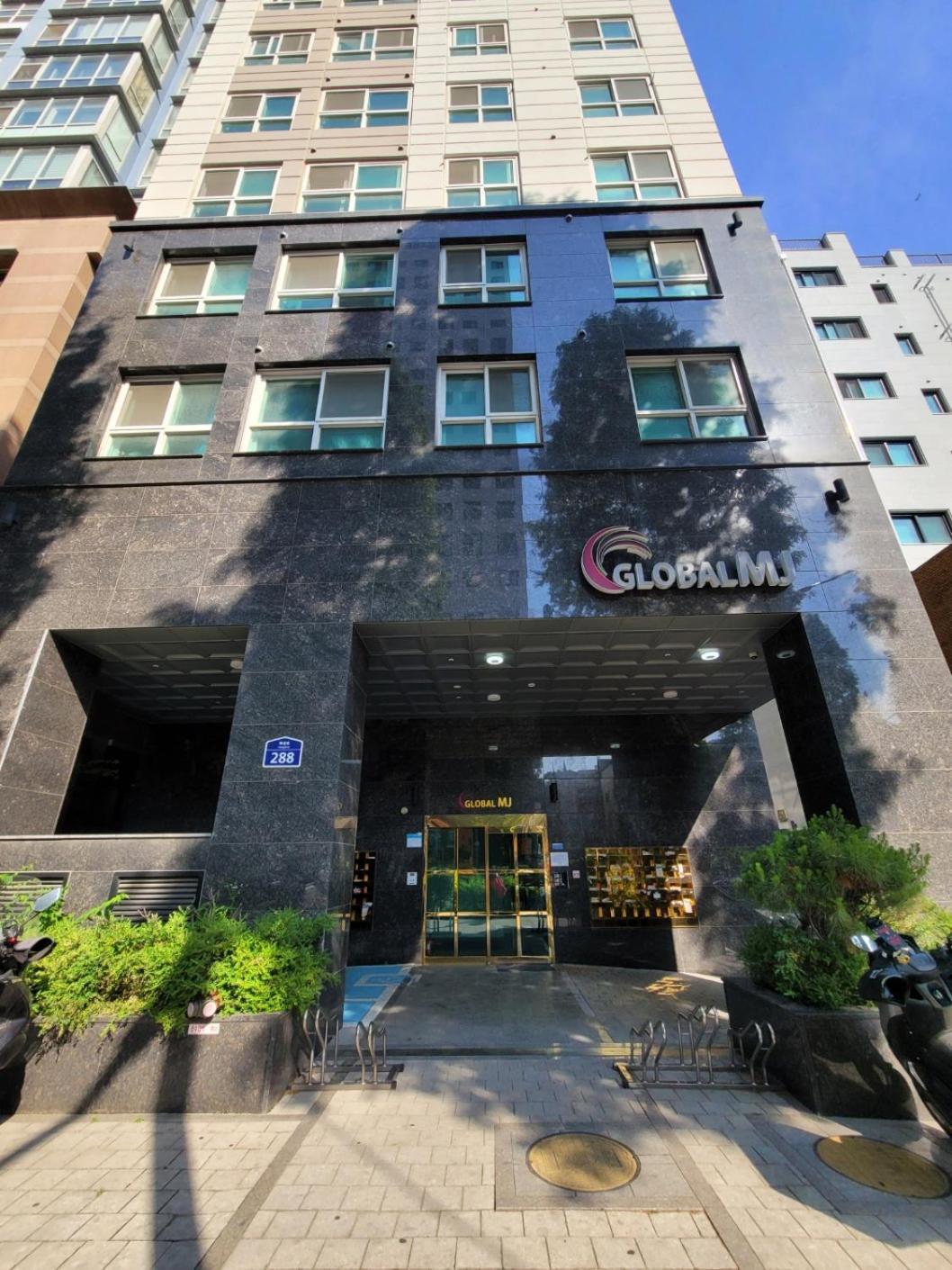 Apartment Gamseong House #gimpo Airport 10 Min #hwagok Station #netflix #beamprojet #niceview *