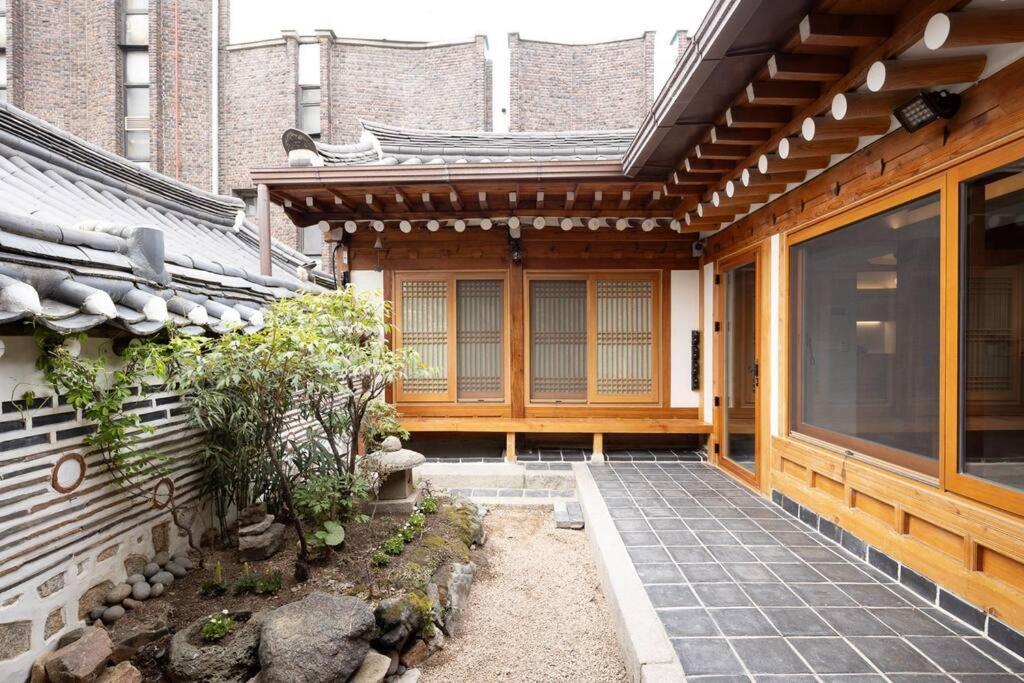 Hanok Yul Jae *