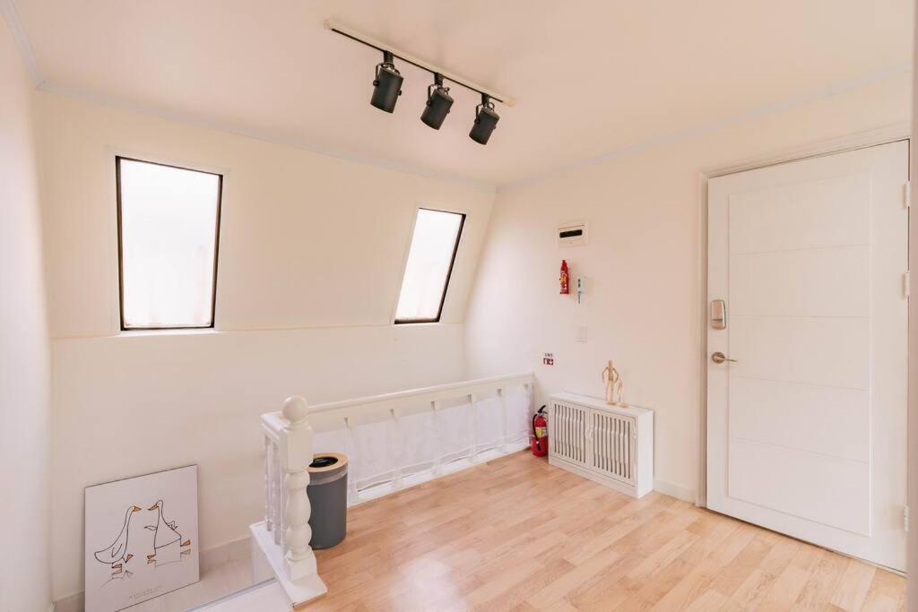 House For Large Families, Metro 2min, #security *