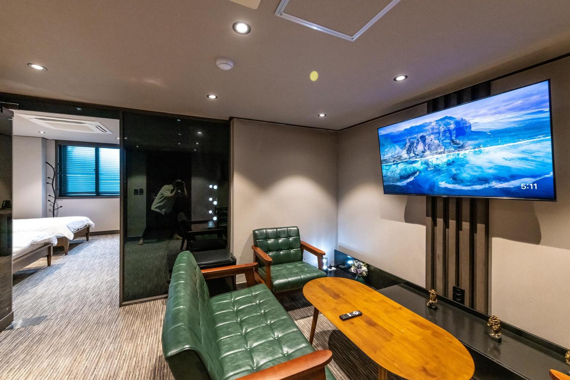 Hotel New Cheonji 3*