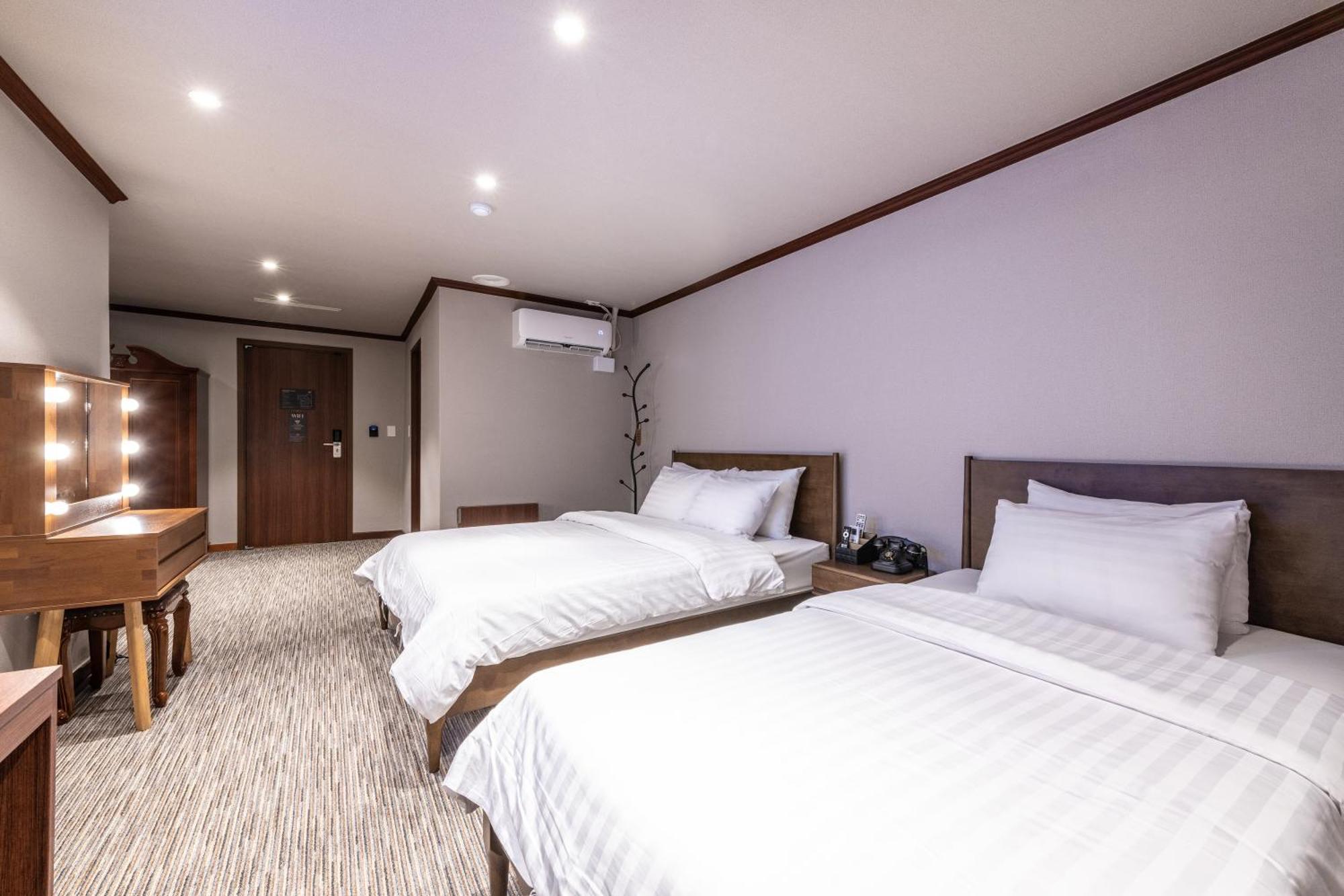 New Cheonji 3* Seoul
