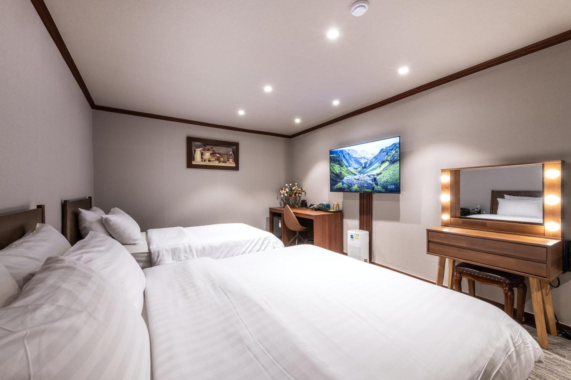 New Cheonji Hotel