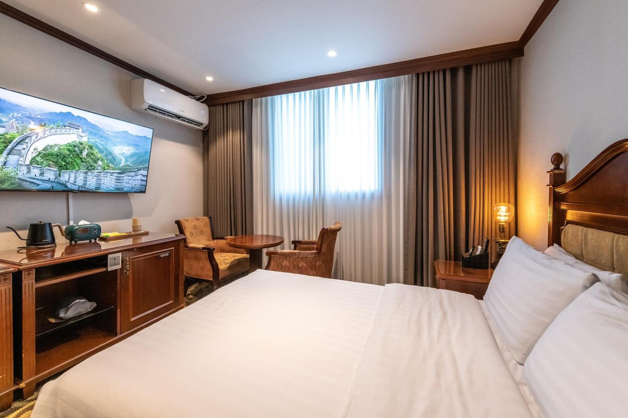 New Cheonji 3* Seoul