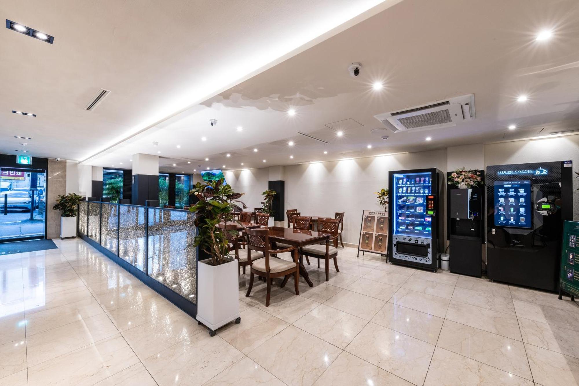 New Cheonji Hotel 3*