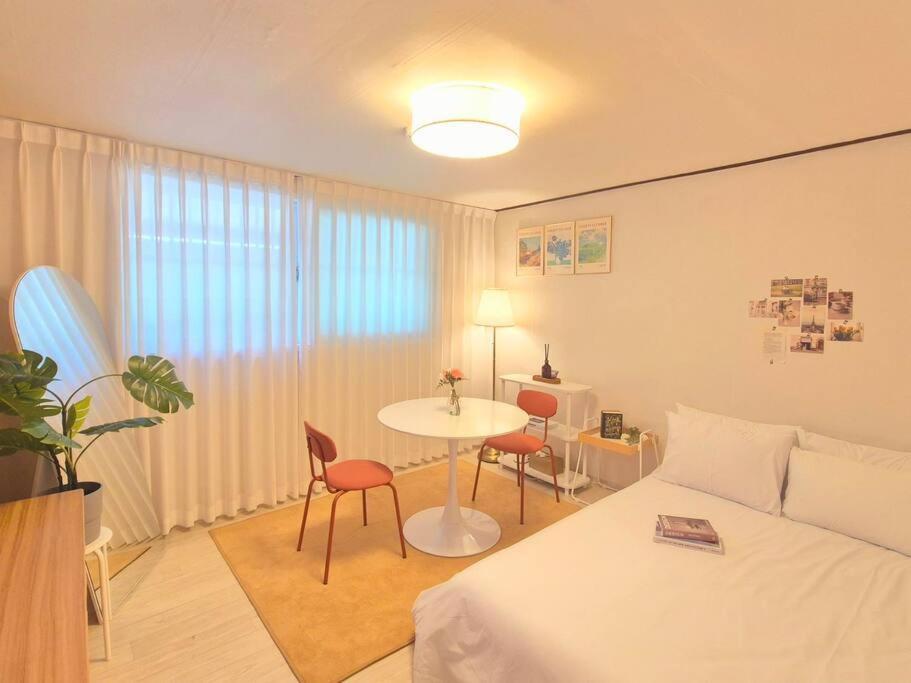 Center Of Seoul, National Univ, Boramae Hospital Two *