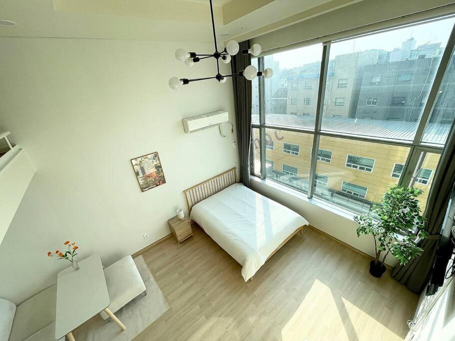 Modern Loft Hongdae Apartment *