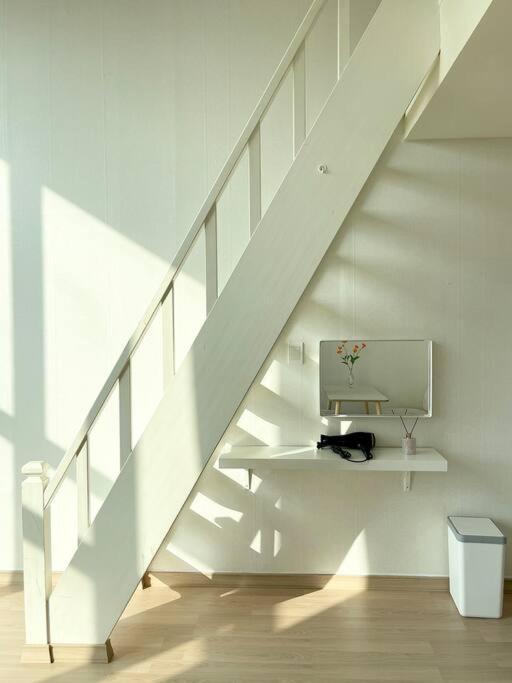 Apartment Modern Loft Hongdae *