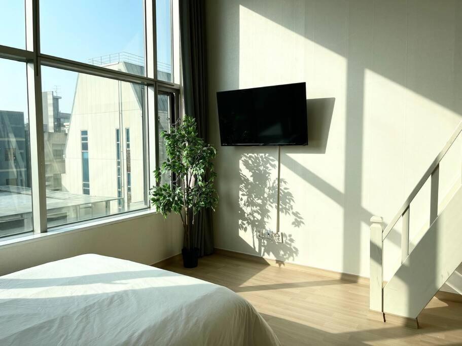 Modern Loft Hongdae Seoul