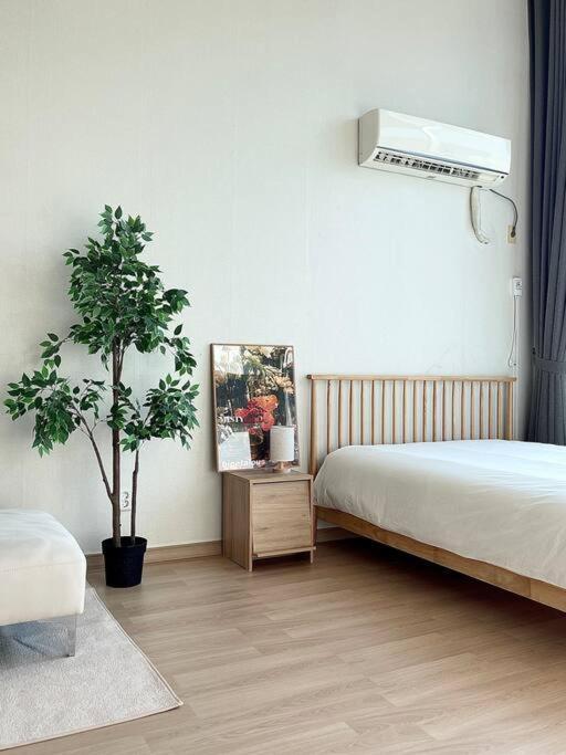 Apartment Modern Loft Hongdae *