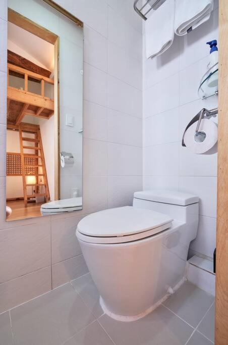 Jay Hanok ㅡ 3br 3bath ㅡ 8min From Anguk Stn * Seoul