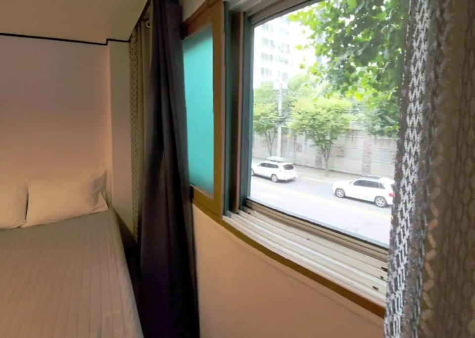 Apartment K-1 Hongdae Yeontral Park *