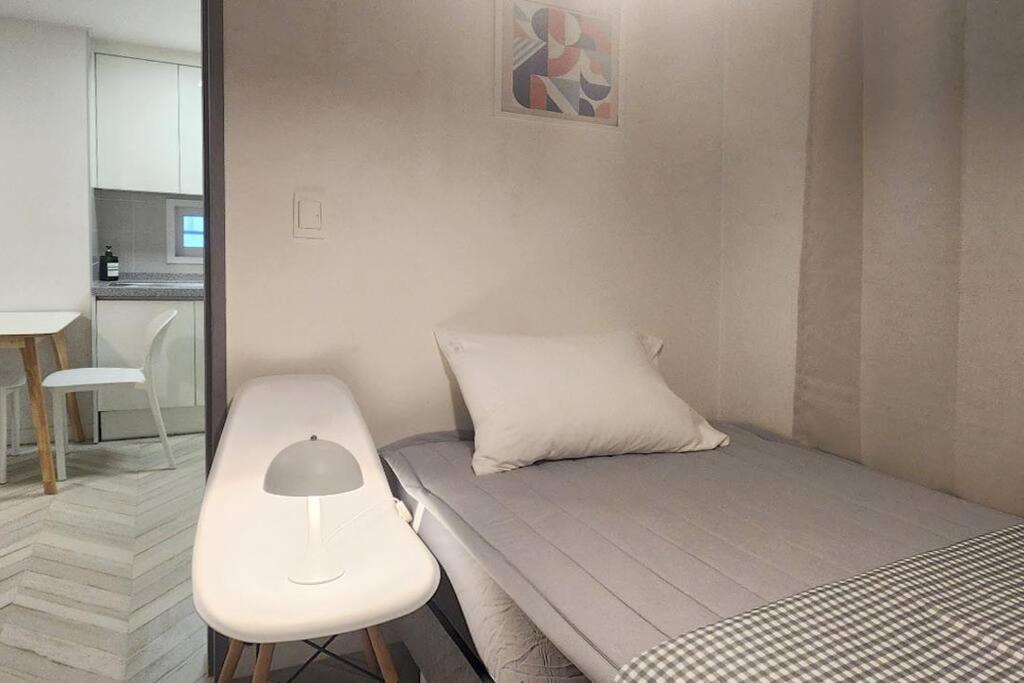 B-10 White Linen House * Seoul