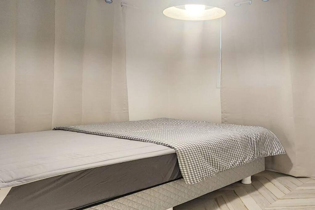 B-10 White Linen House Apartment Seoul