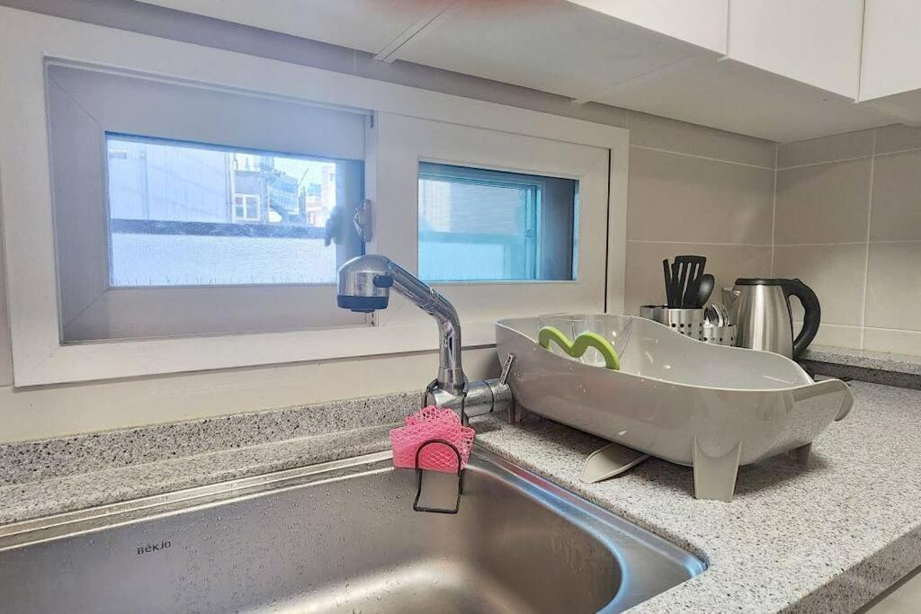 B-10 White Linen House *
