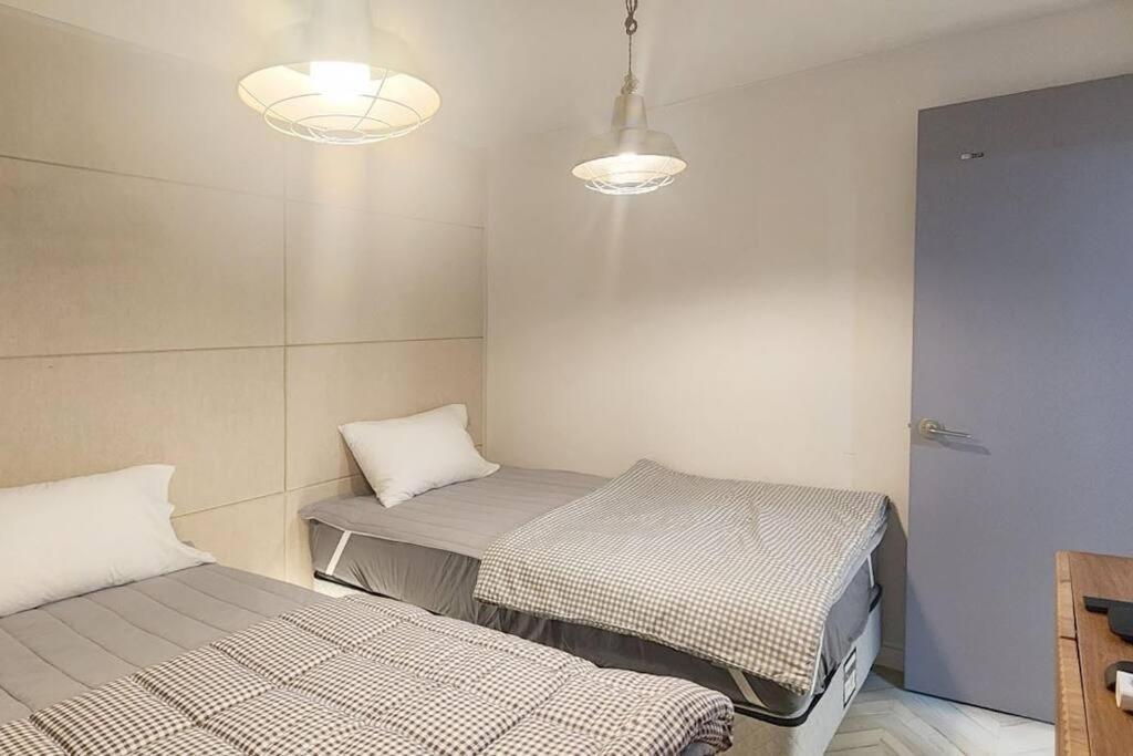 B-10 White Linen House Apartment
