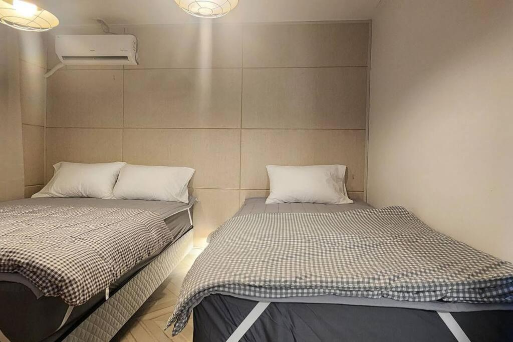 B-10 White Linen House Apartment Seoul