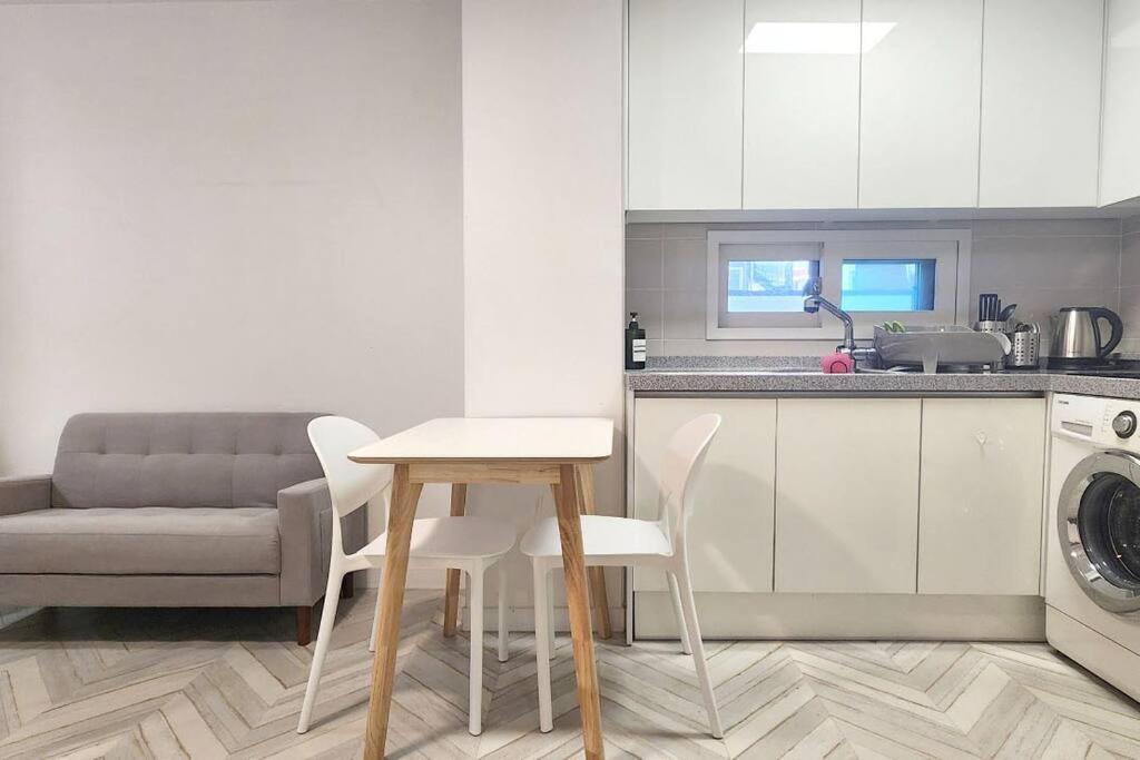 B-10 White Linen House * Seoul
