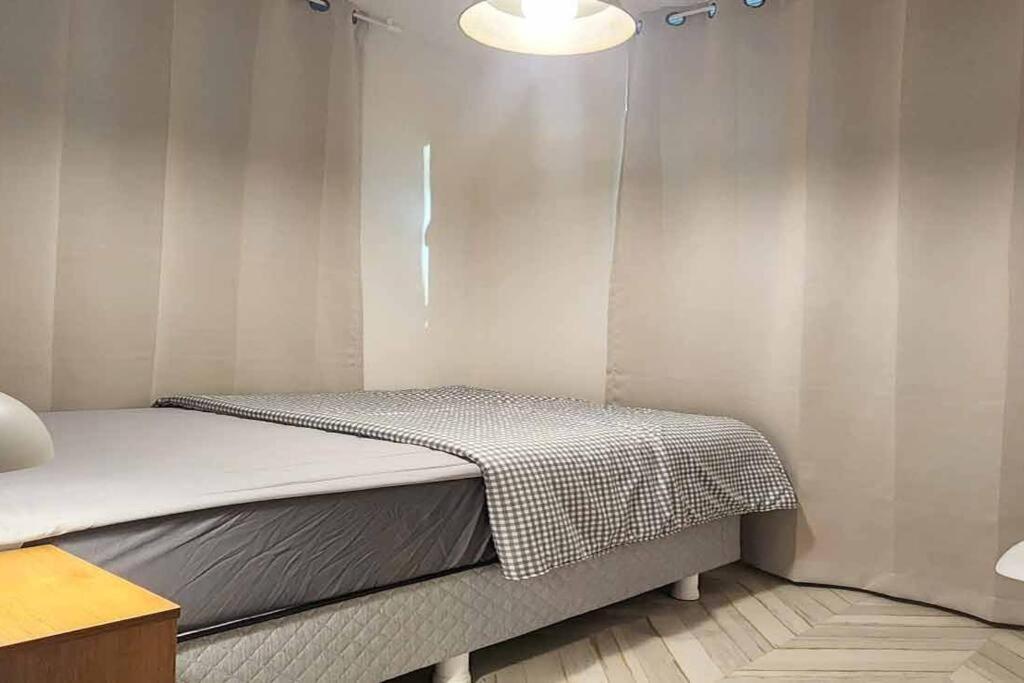 B-10 White Linen House Apartment