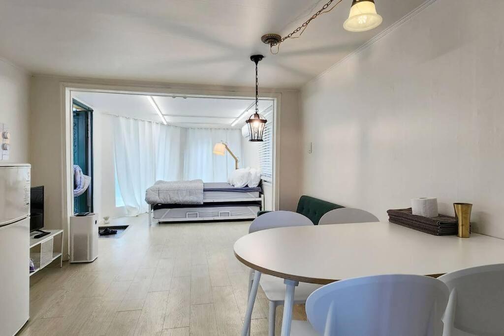 K-11 Hongdae Yeontral Park Apartment *