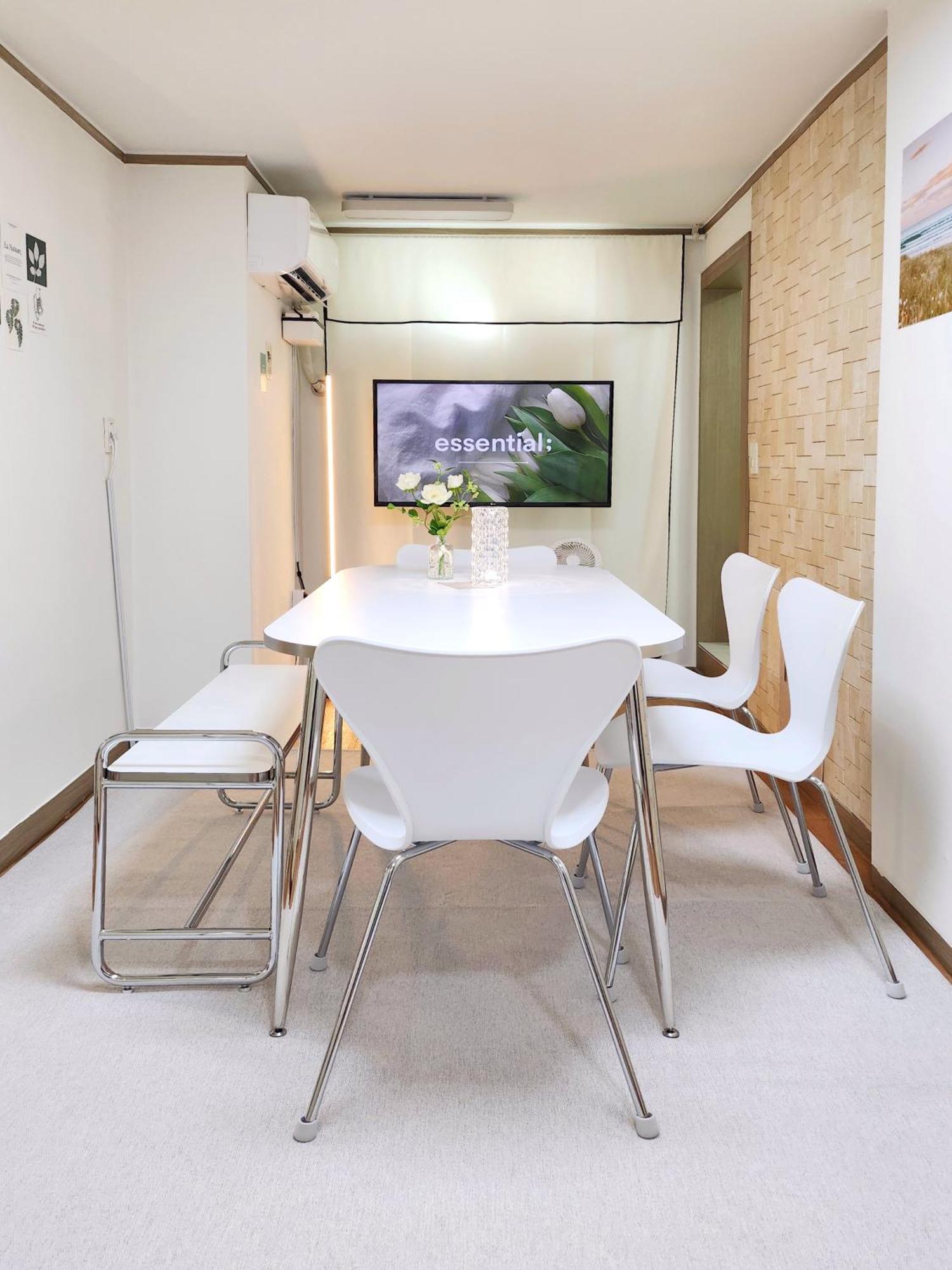 Apartment Stay Cozy Gangnam Style Trip, 3Min To Subway, Calm & Chic Home *