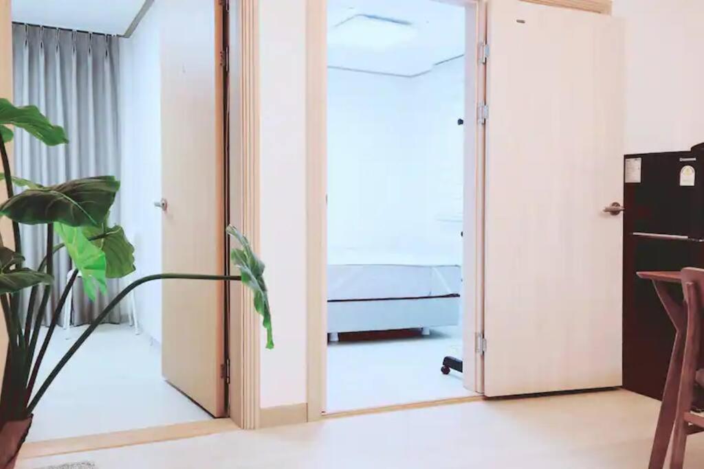 Apartment C-1 White Linen House,3br