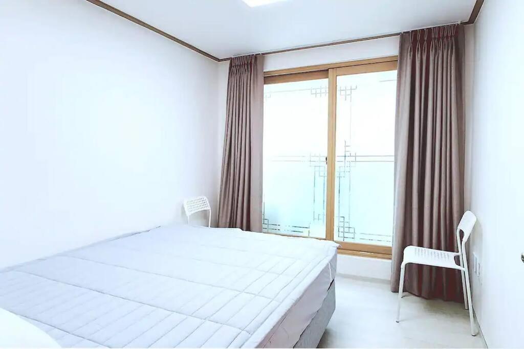 C-1 White Linen House,3br Apartment *