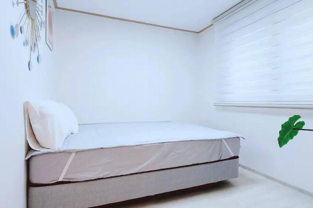 C-1 White Linen House,3br * Seoul