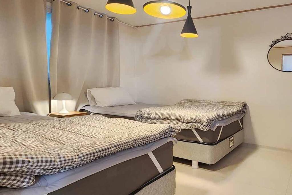 K-10 White Linen House Apartment