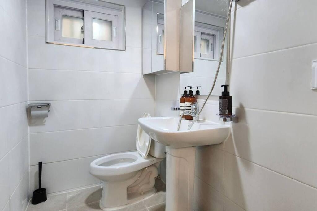 Apartment K-10 White Linen House Seoul
