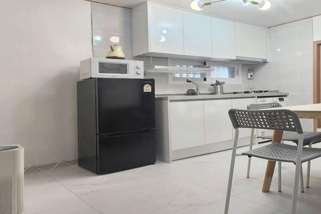 K-10 White Linen House * Seoul