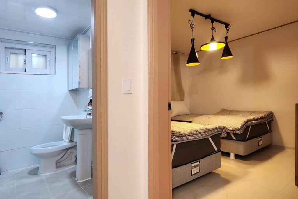 Apartment K-10 White Linen House Seoul