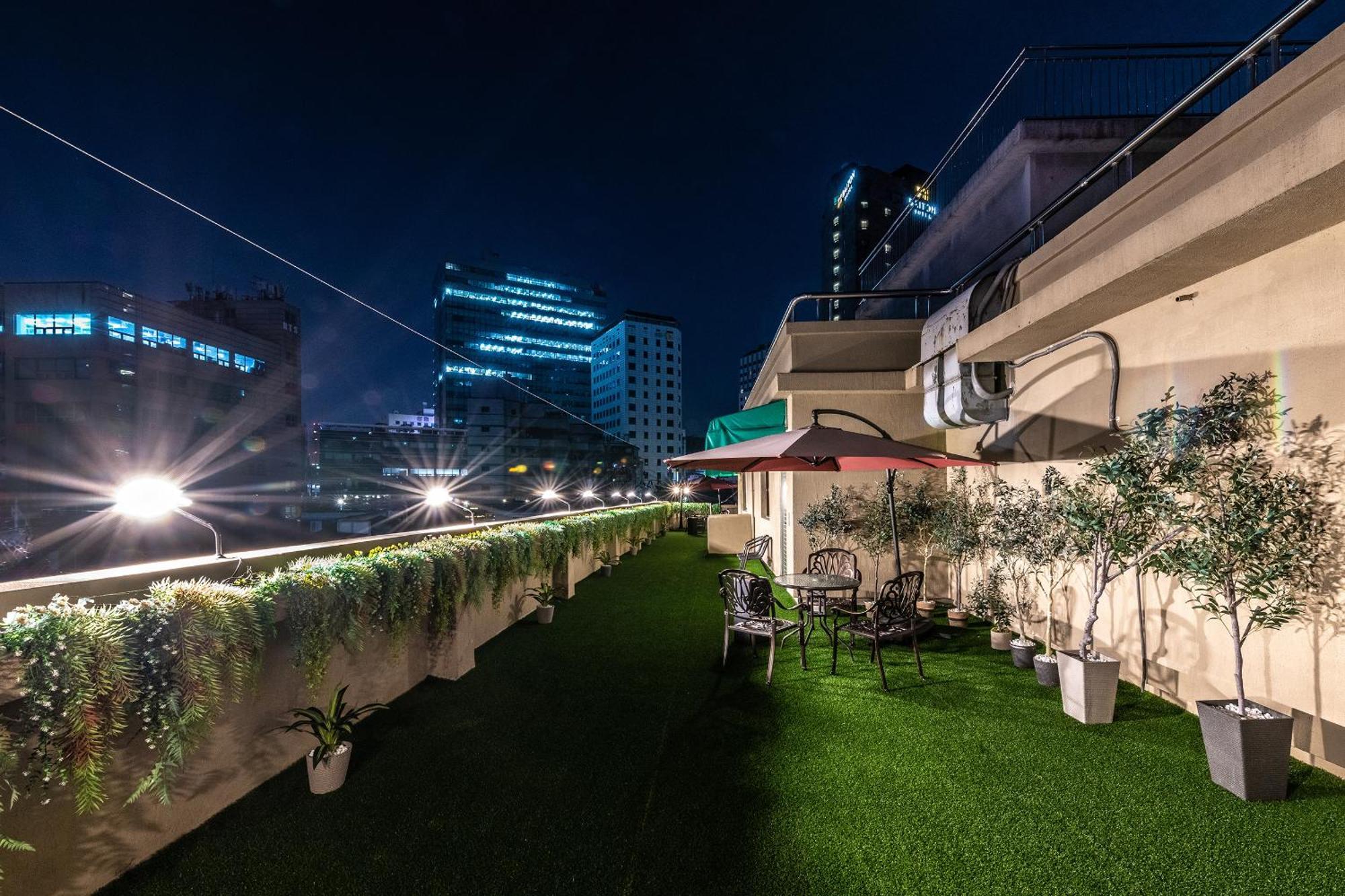 New Cheonji 3* Seoul