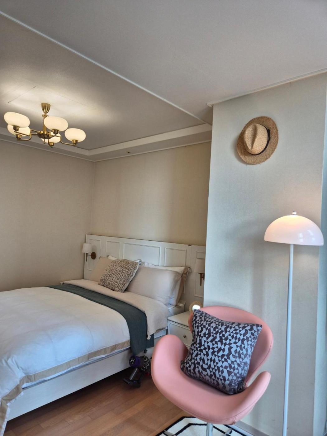 Apartment Lumini House *