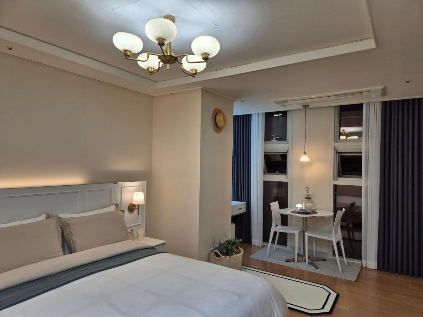 Lumini House *