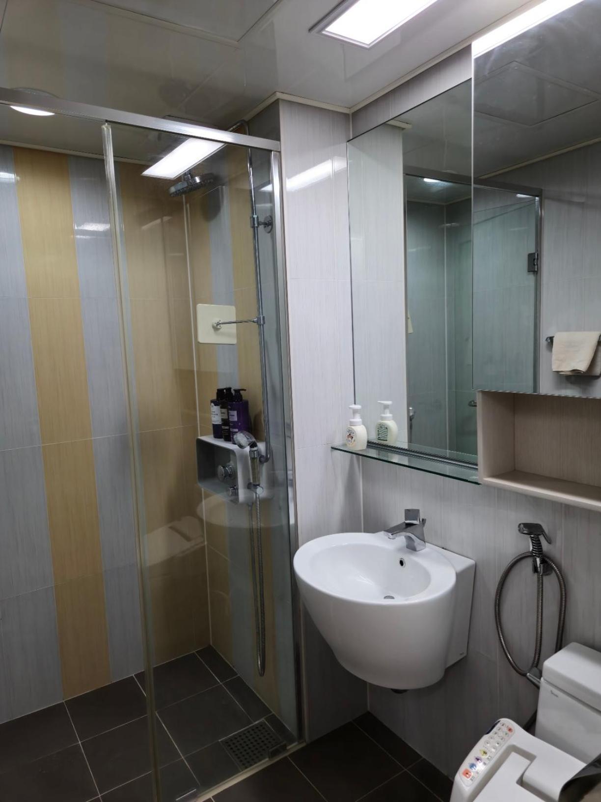 Apartment Lumini House *