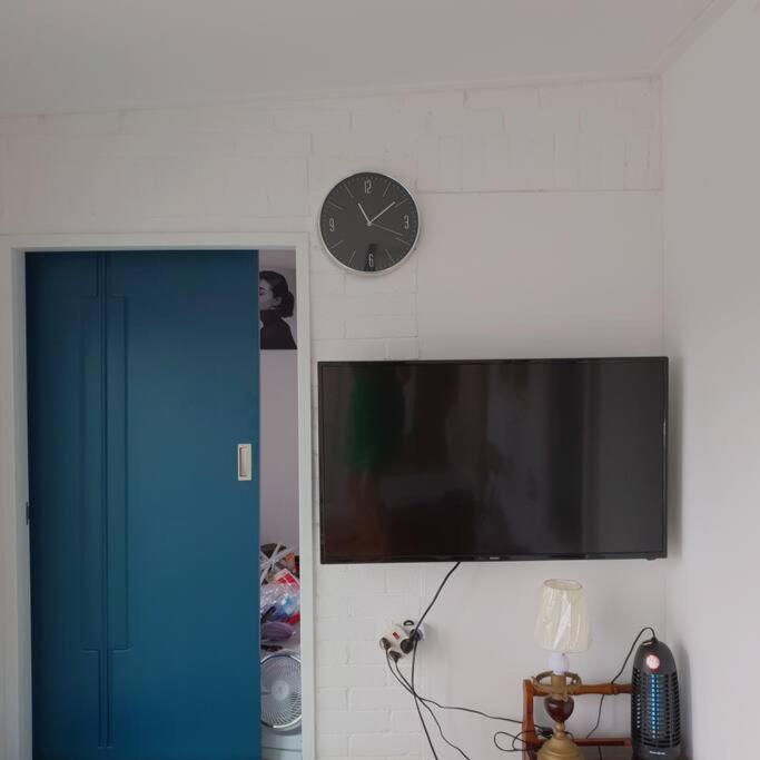 'seongbuk Castle Suites' 5 Bedroom, Castle-wall View, Apartment *