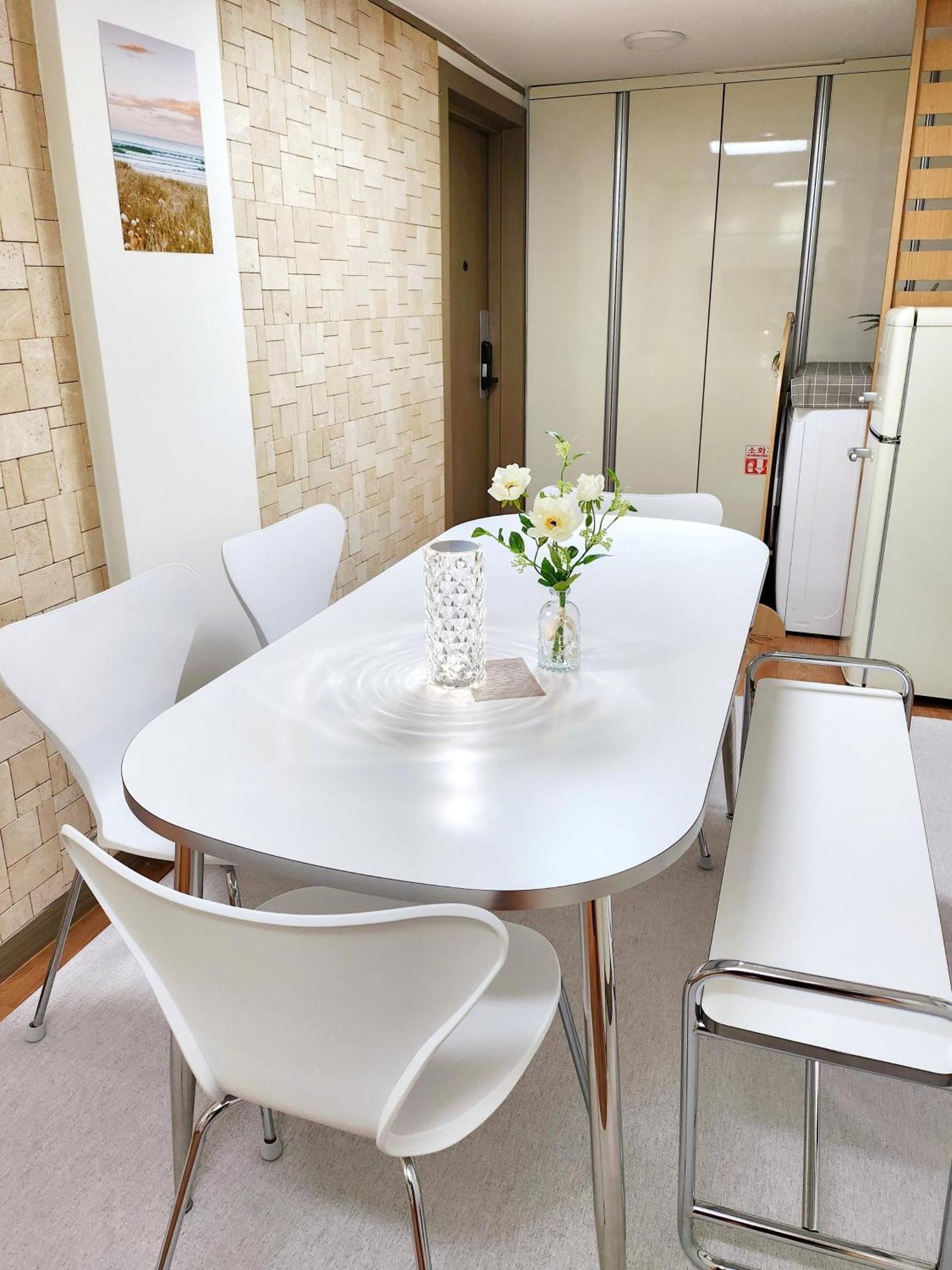 Stay Cozy Gangnam Style Trip, 3Min To Subway, Calm & Chic Home