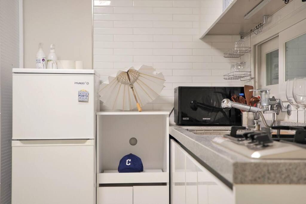 Blue Century 21st Apartment