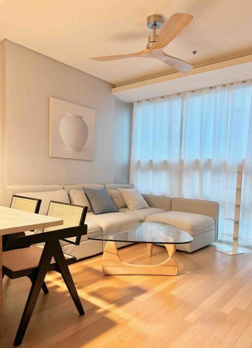 Elegant In Seoul's Vibrant Core! Apartment *
