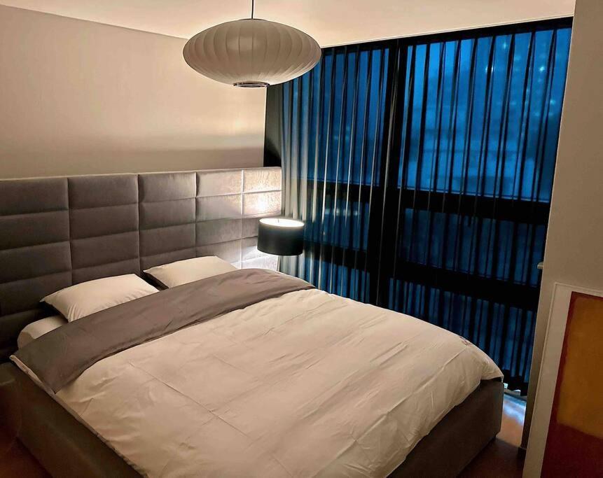 Apartment Elegant In Seoul's Vibrant Core! *