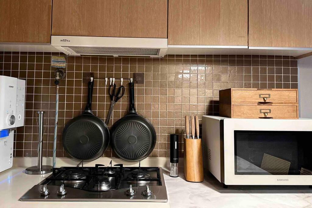Apartment Elegant In Seoul's Vibrant Core!