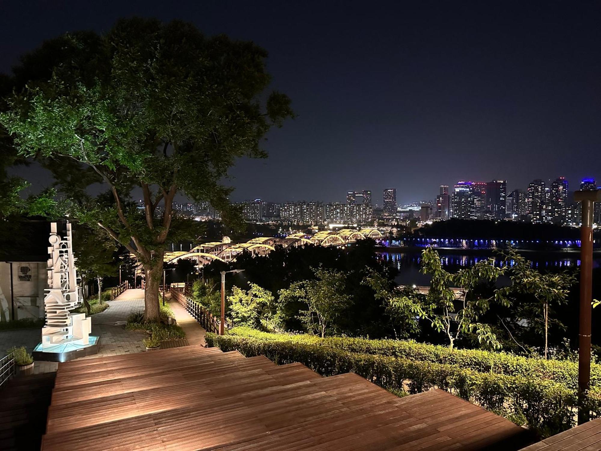 Hhzib, On A Hill In The Heart Of - 'best 2024' By Seoul