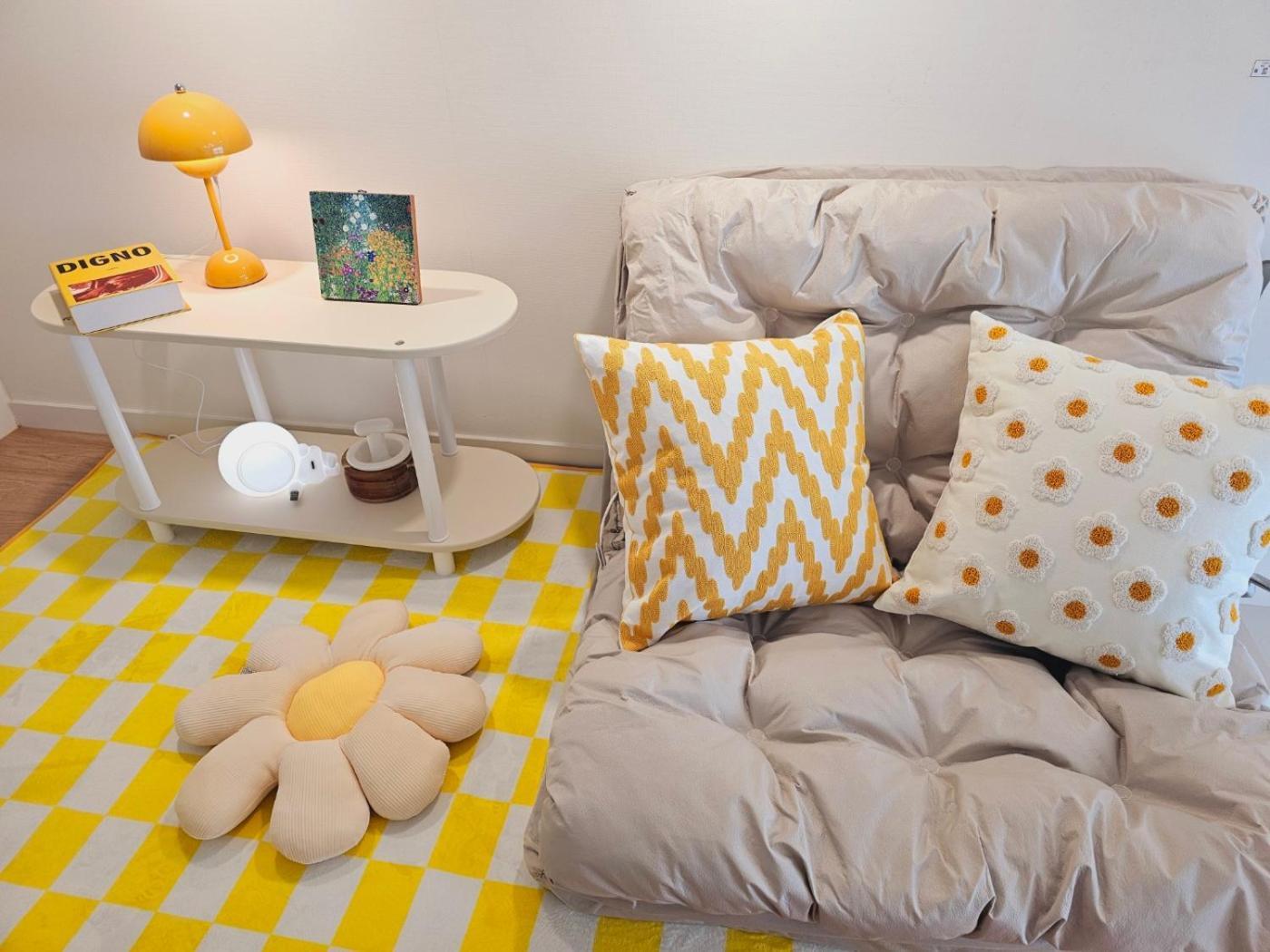 Apartment Sillim Sindaebang Station Gocheok Sky Dome Lovely House *