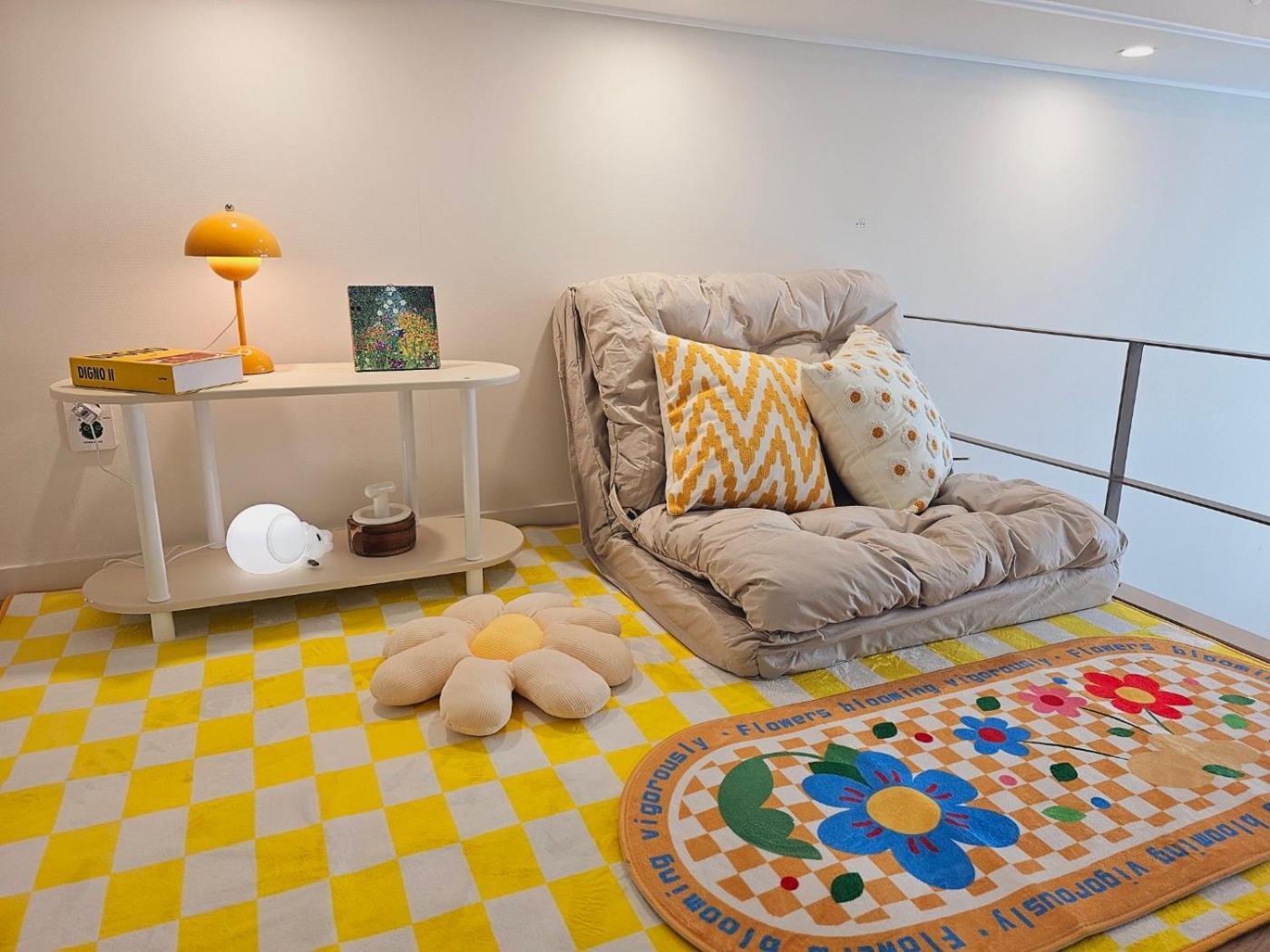 Apartment Sillim Sindaebang Station Gocheok Sky Dome Lovely House