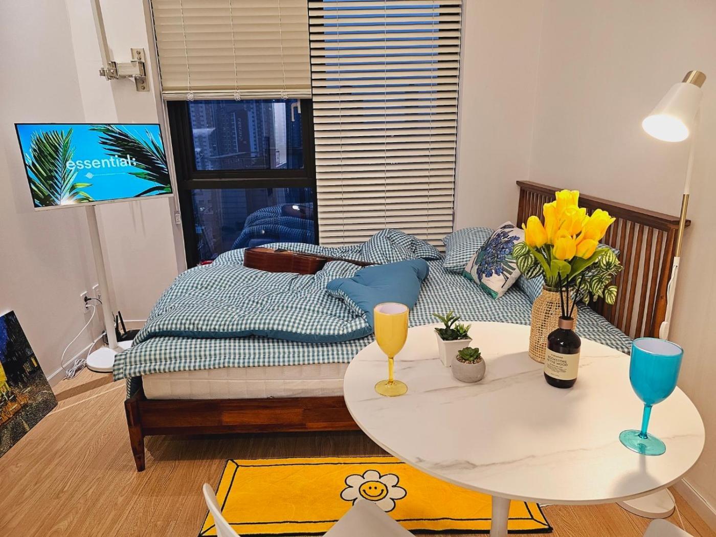 Apartment Sillim Sindaebang Station Gocheok Sky Dome Lovely House Seoul